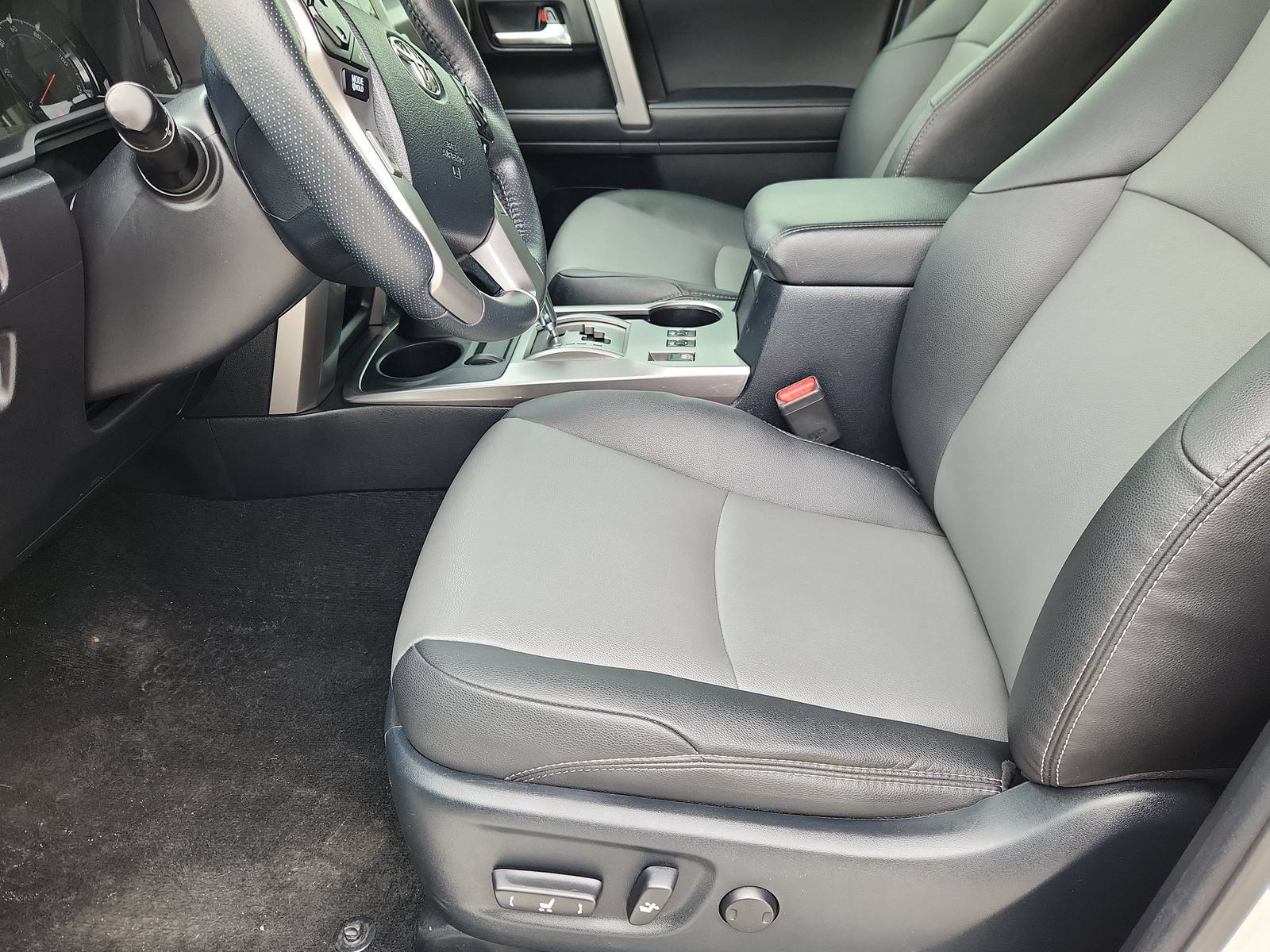 Used 2024 Toyota 4Runner SR5 Premium w/ SR5 Premium Package AWD/4WD image 10