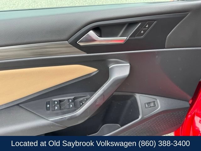 Used 2019 Volkswagen Jetta SEL w/ Cold Weather Package FWD image 32