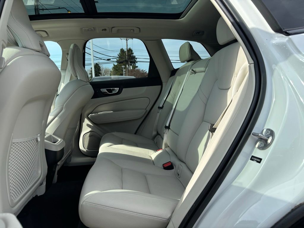 Used 2023 Volvo XC60 B5 Plus w/ Climate Package AWD/4WD image 19