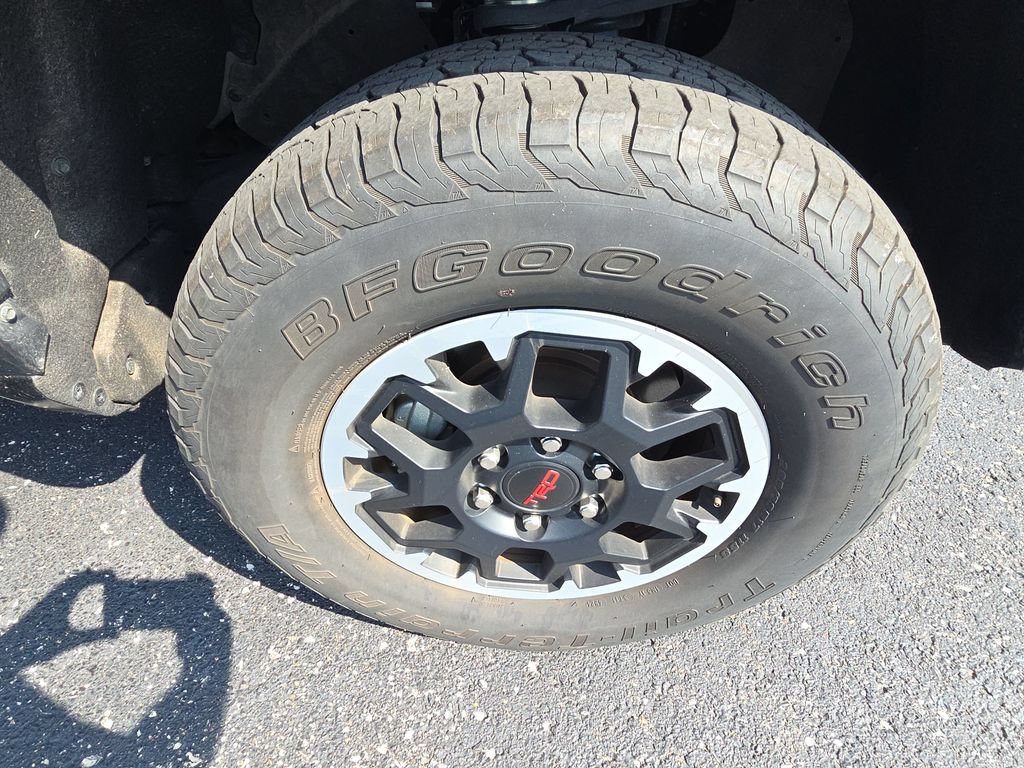 Used 2025 Toyota Tacoma TRD Off-Road AWD/4WD image 12