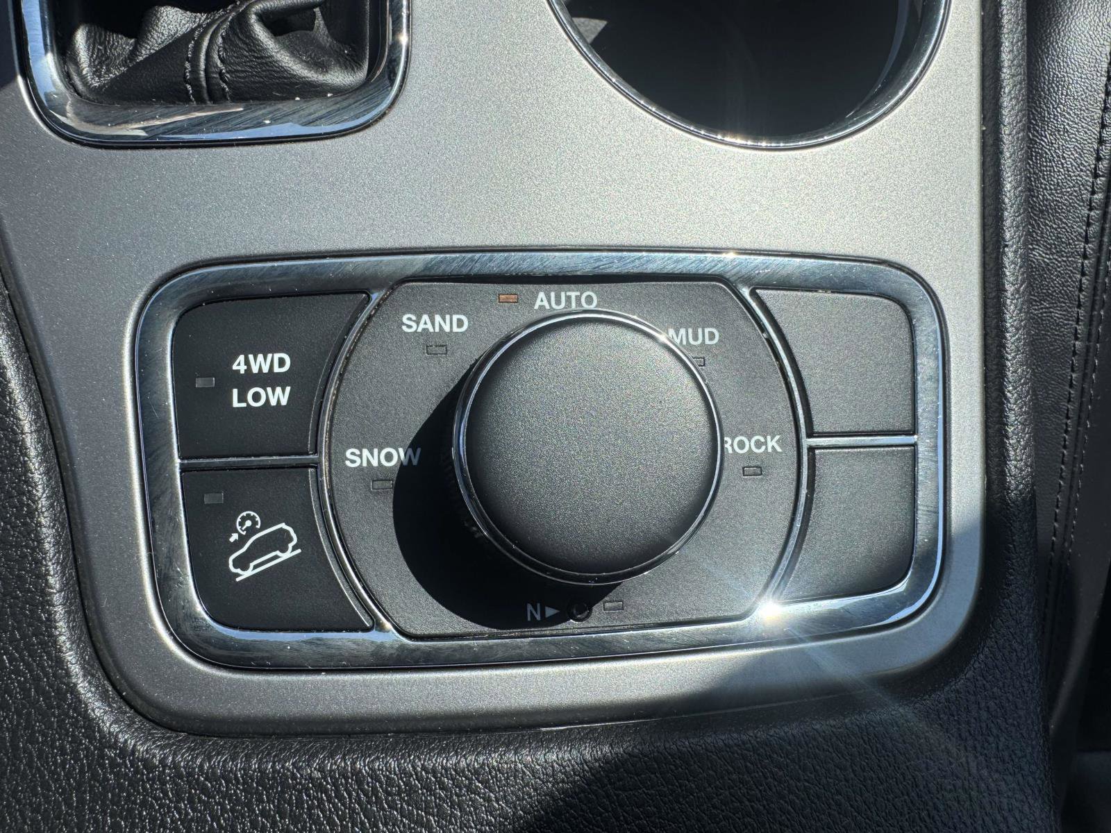 Used 2021 Jeep Grand Cherokee Limited AWD/4WD image 28