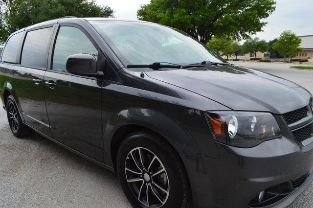 Used 2018 Dodge Grand Caravan GT image 3