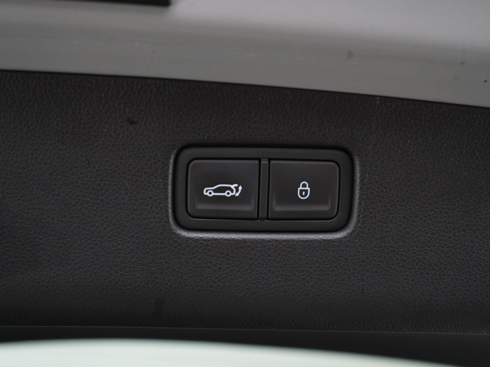 Used 2023 Genesis Electrified GV70 AWD/4WD image 17