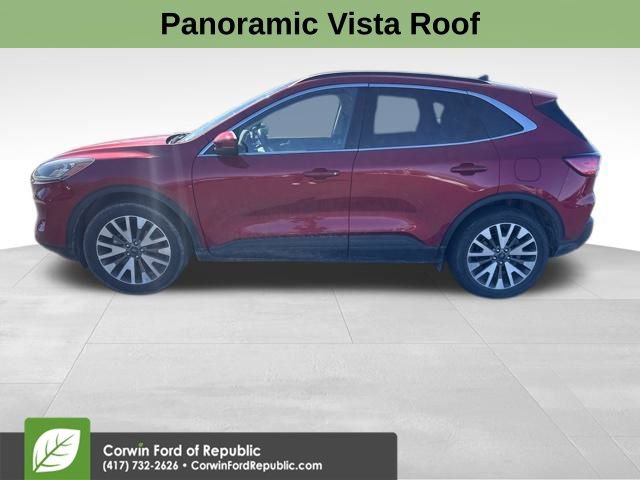 Used 2020 Ford Escape Titanium image 4