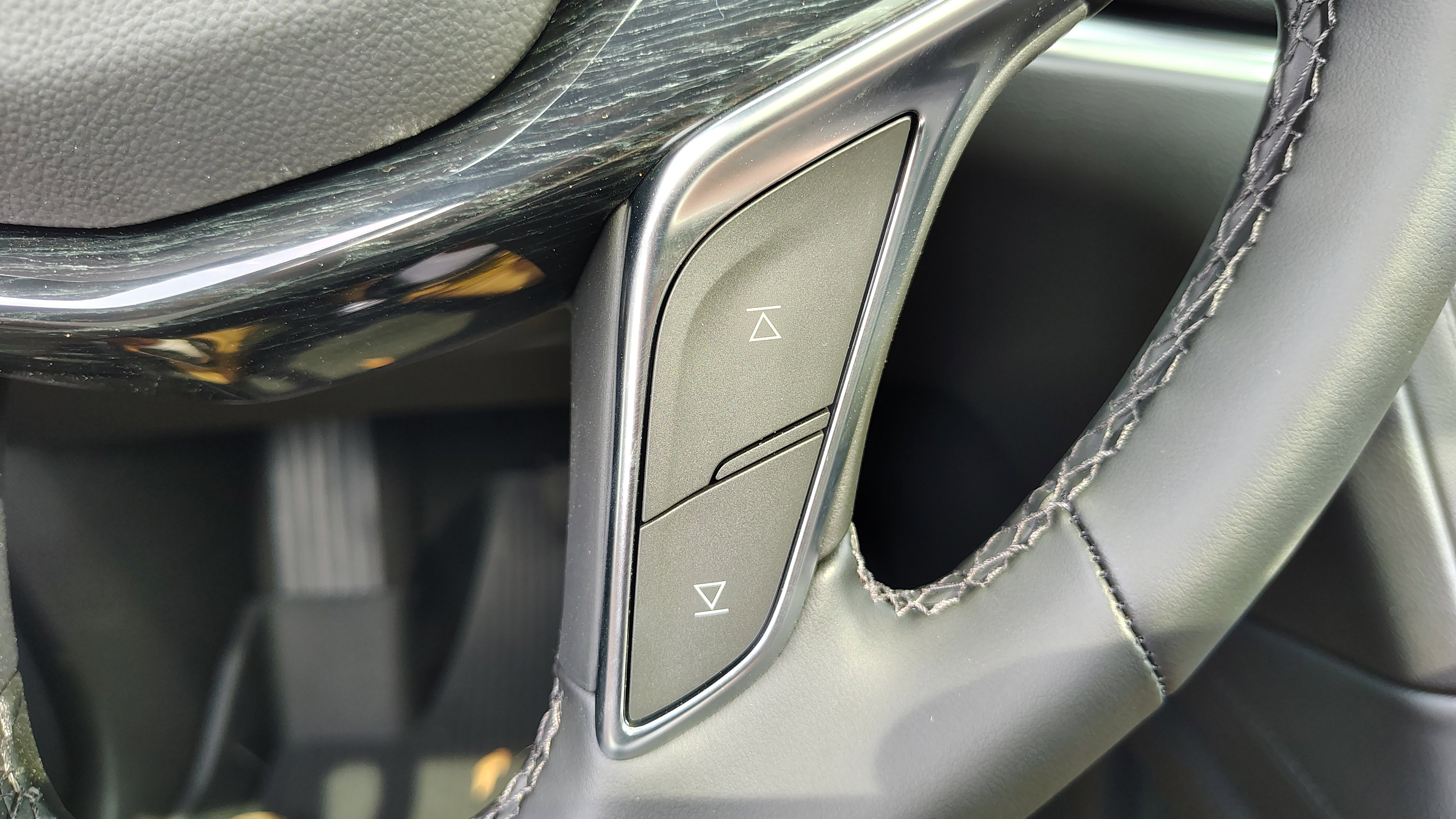 New 2025 Cadillac XT5 Premium Luxury w/ LPO, Floor Liner Package image 24