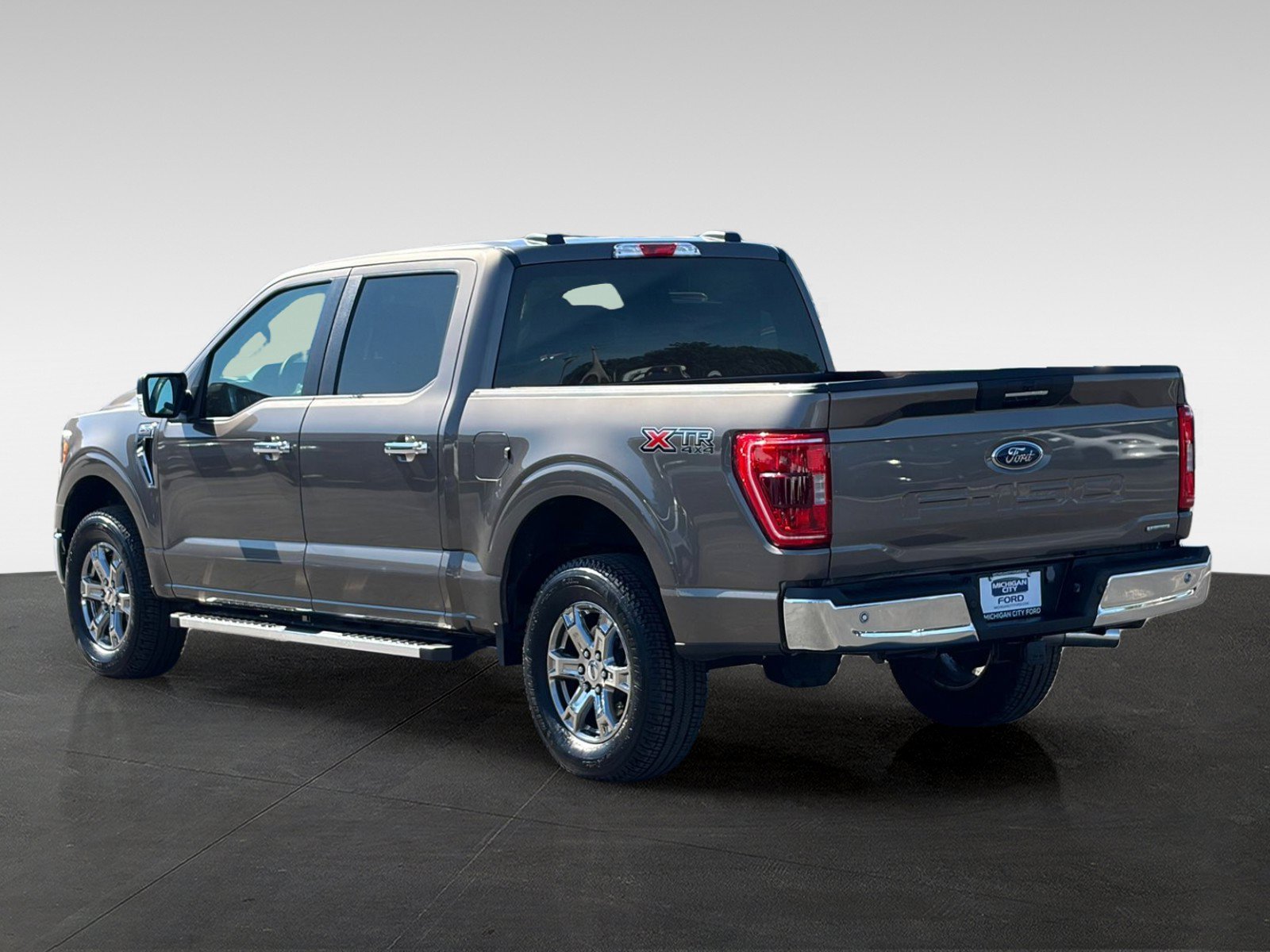 Used 2023 Ford F150 XLT w/ XTR Package AWD/4WD image 7