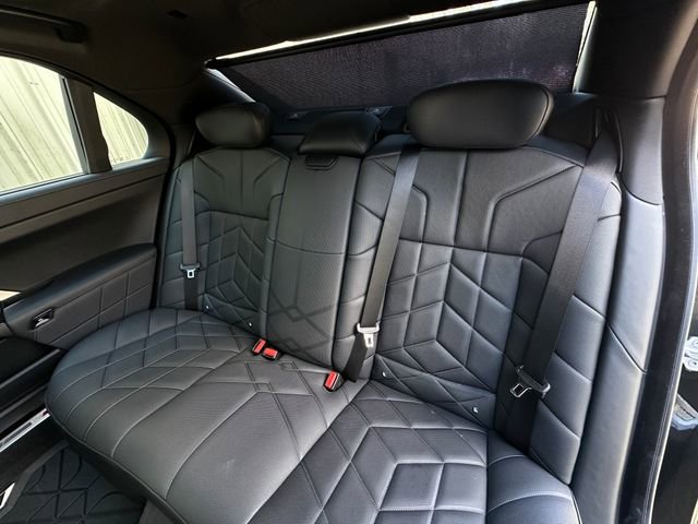 Used 2023 BMW 740i w/ Parking Assistance Package image 43