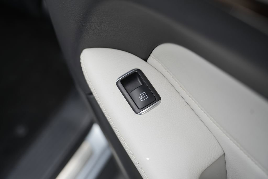 Used 2017 Mercedes-Benz GLS 450 4MATIC image 39