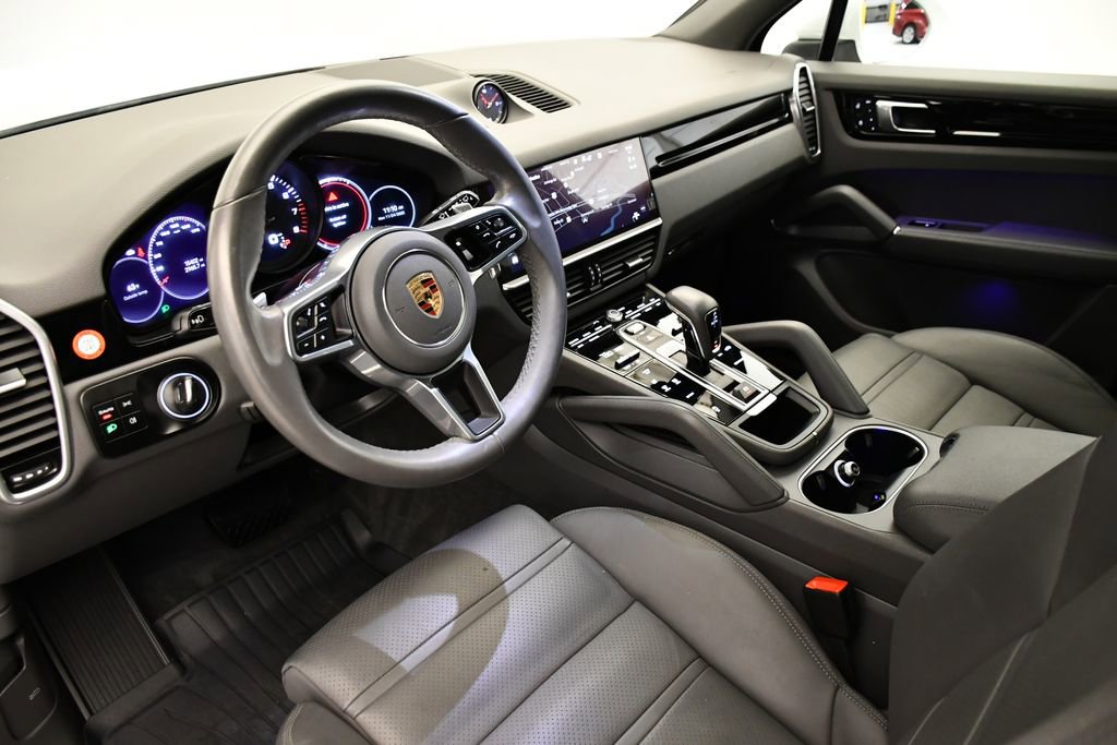 Used 2023 Porsche Cayenne image 4