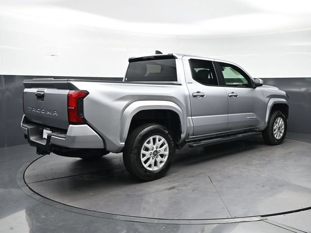 Used 2025 Toyota Tacoma SR5 RWD image 5