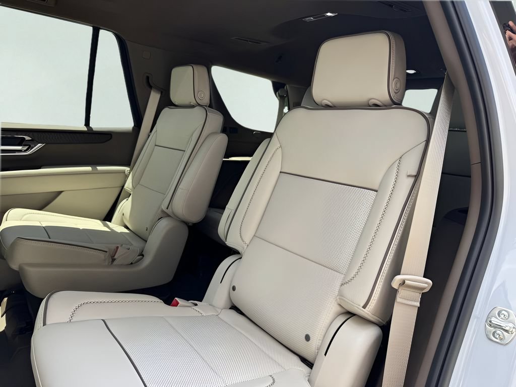 New 2026 GMC Yukon Denali w/ Sun & Power Step Package AWD/4WD image 15