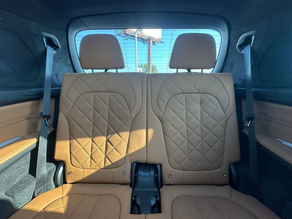 Certified 2024 BMW X7 xDrive40i w/ M Sport Package image 23
