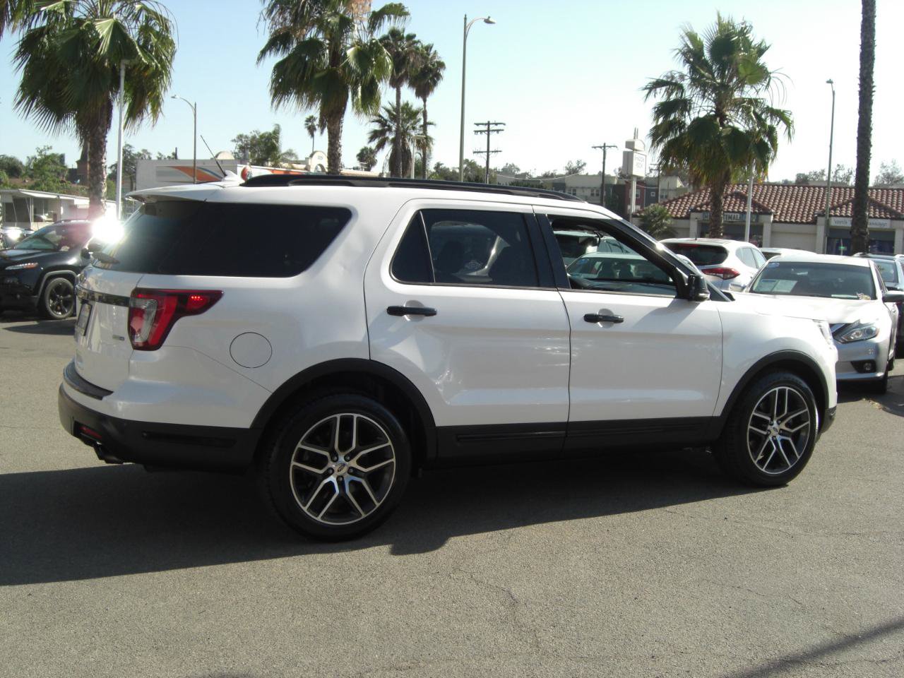 Used 2018 Ford Explorer Sport AWD/4WD image 17