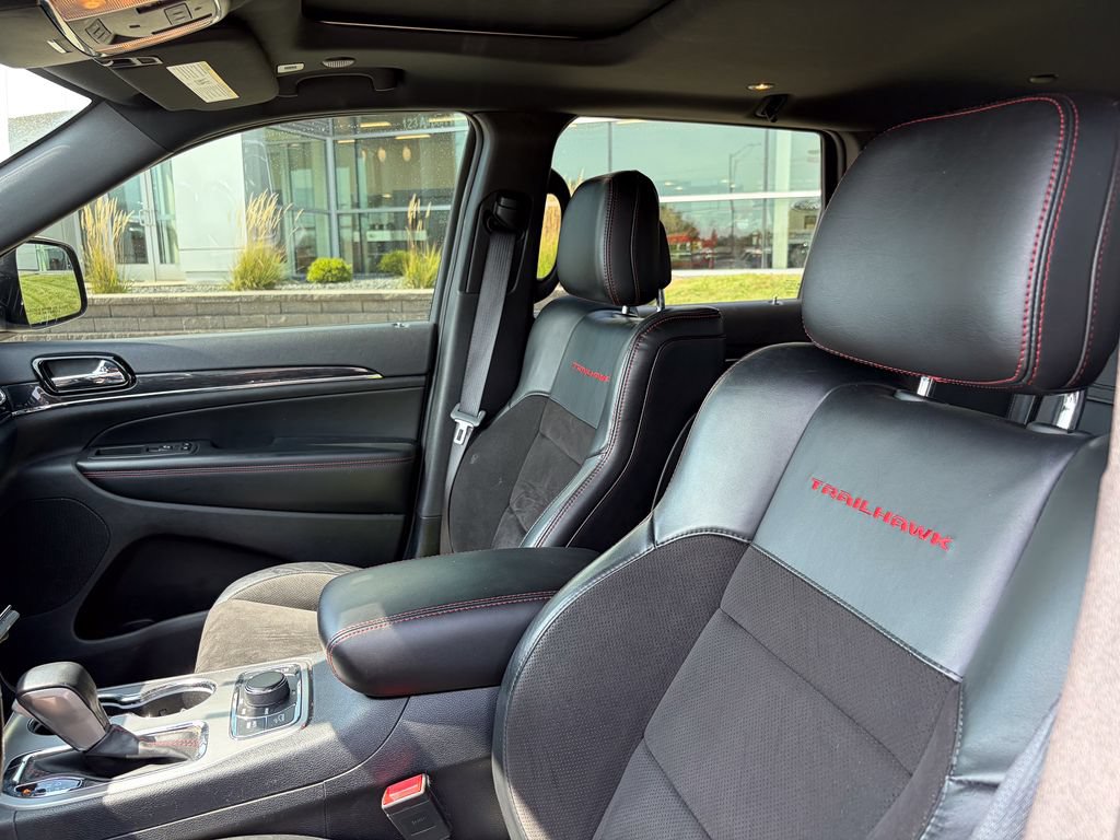 Used 2021 Jeep Grand Cherokee Trailhawk AWD/4WD image 10