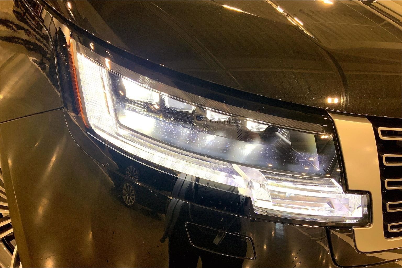 New 2026 Land Rover Range Rover SE image 13