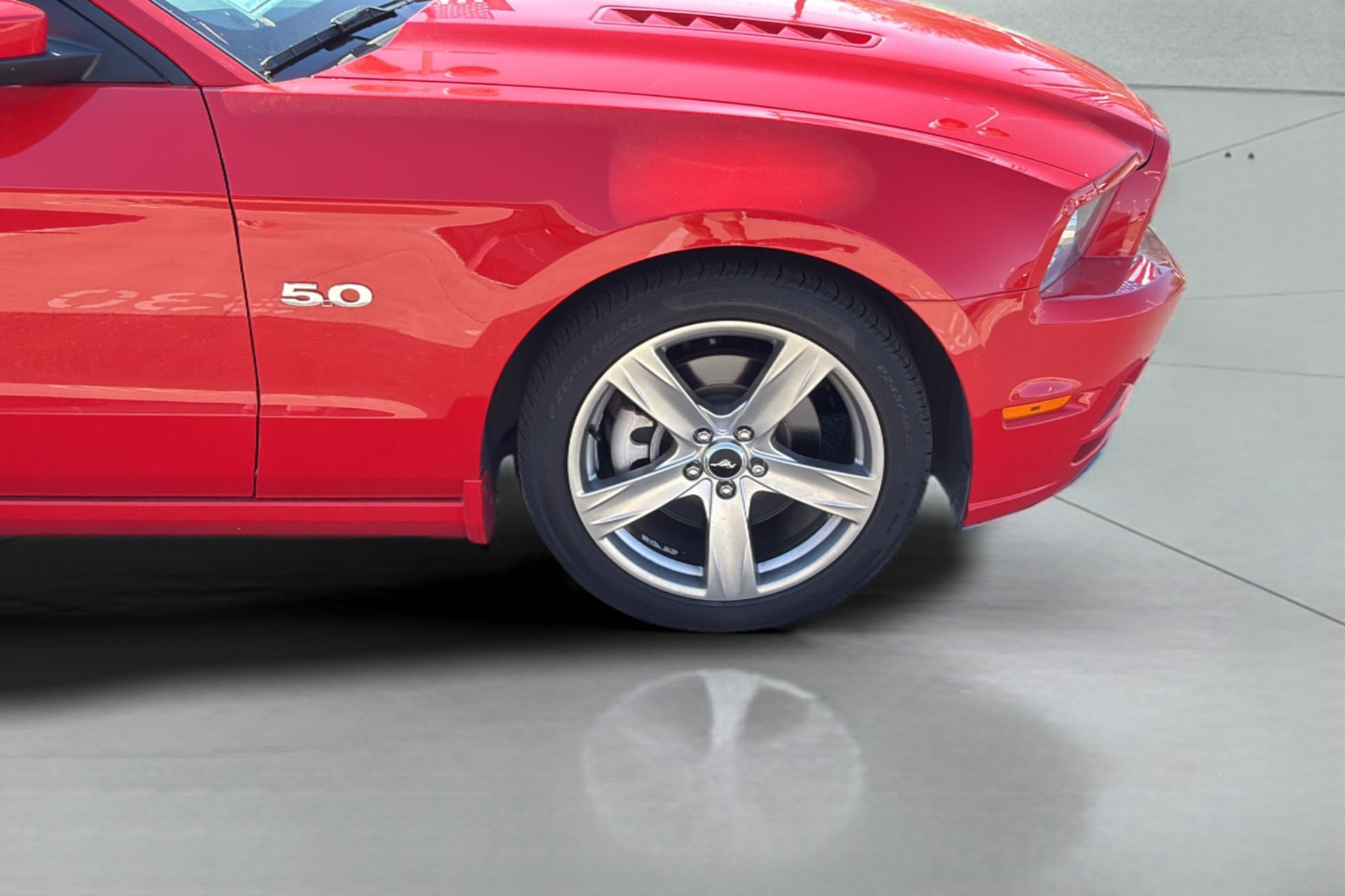 Used 2013 Ford Mustang GT Premium w/ Security Pkg RWD image 34