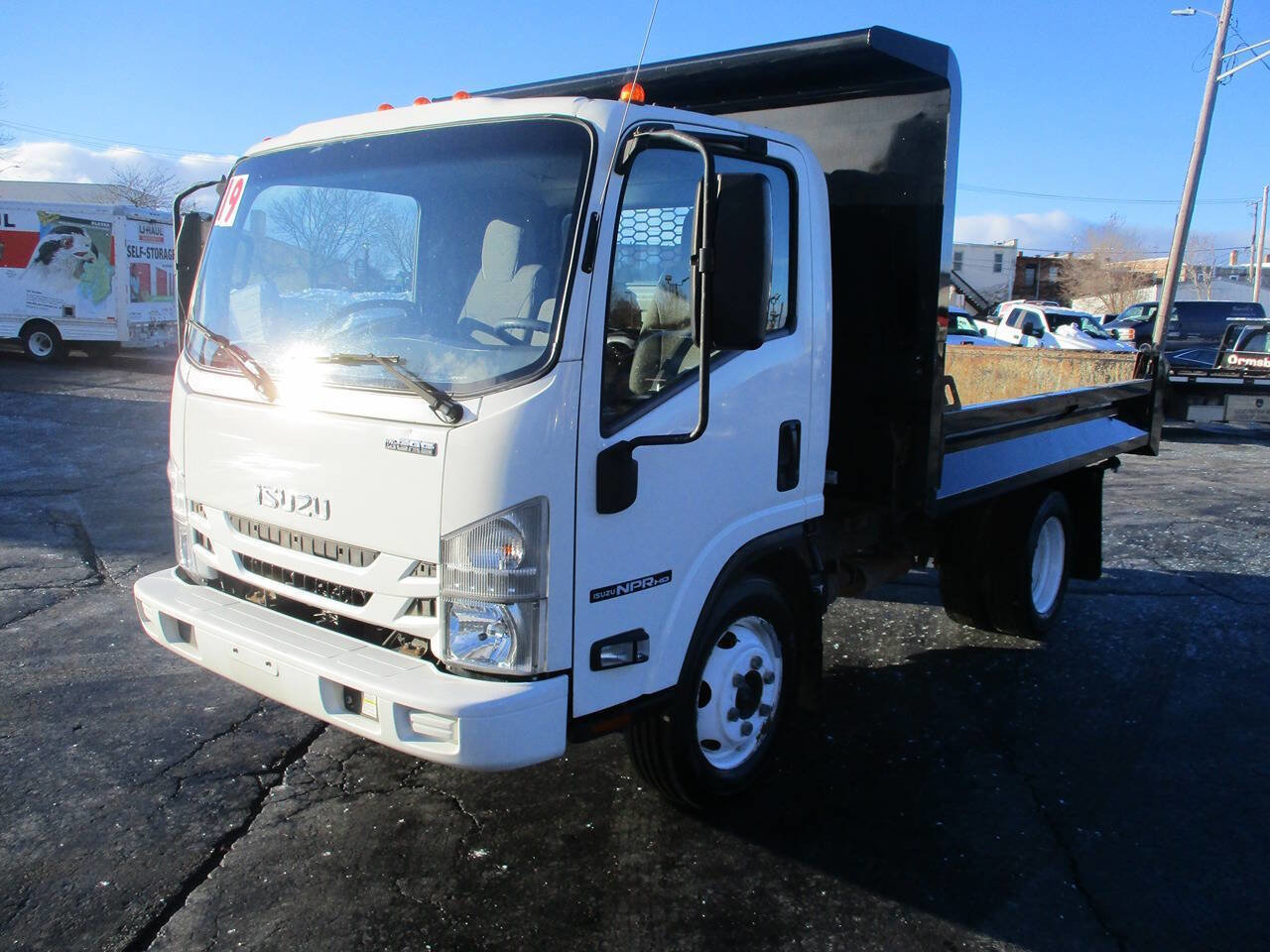 Used 2019 Isuzu NPR image 1