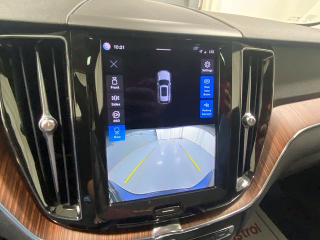 Certified 2023 Volvo XC60 B5 Plus AWD/4WD image 25