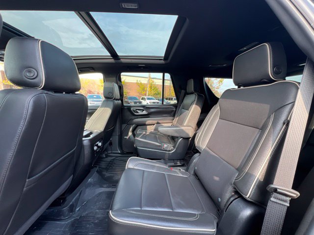 Used 2024 GMC Yukon SLT w/ SLT Luxury Package AWD/4WD image 19
