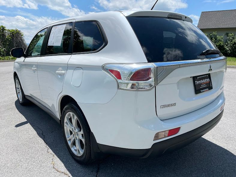 Used 2014 Mitsubishi Outlander SE AWD/4WD image 33