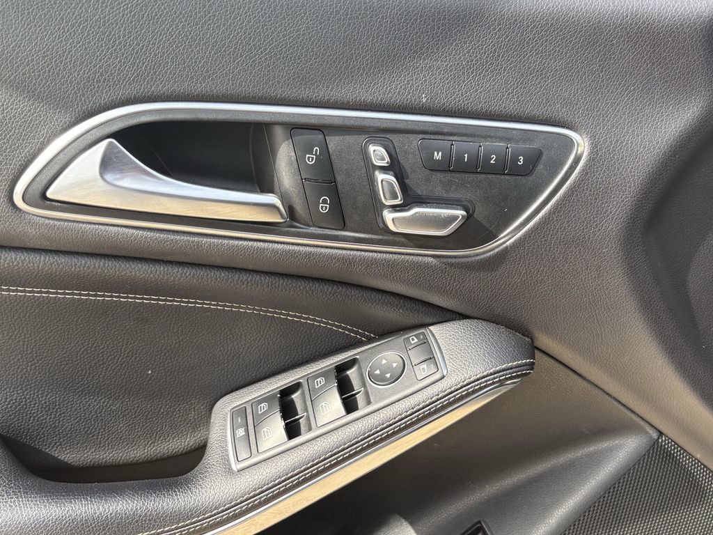 Used 2018 Mercedes-Benz CLA 250 image 11