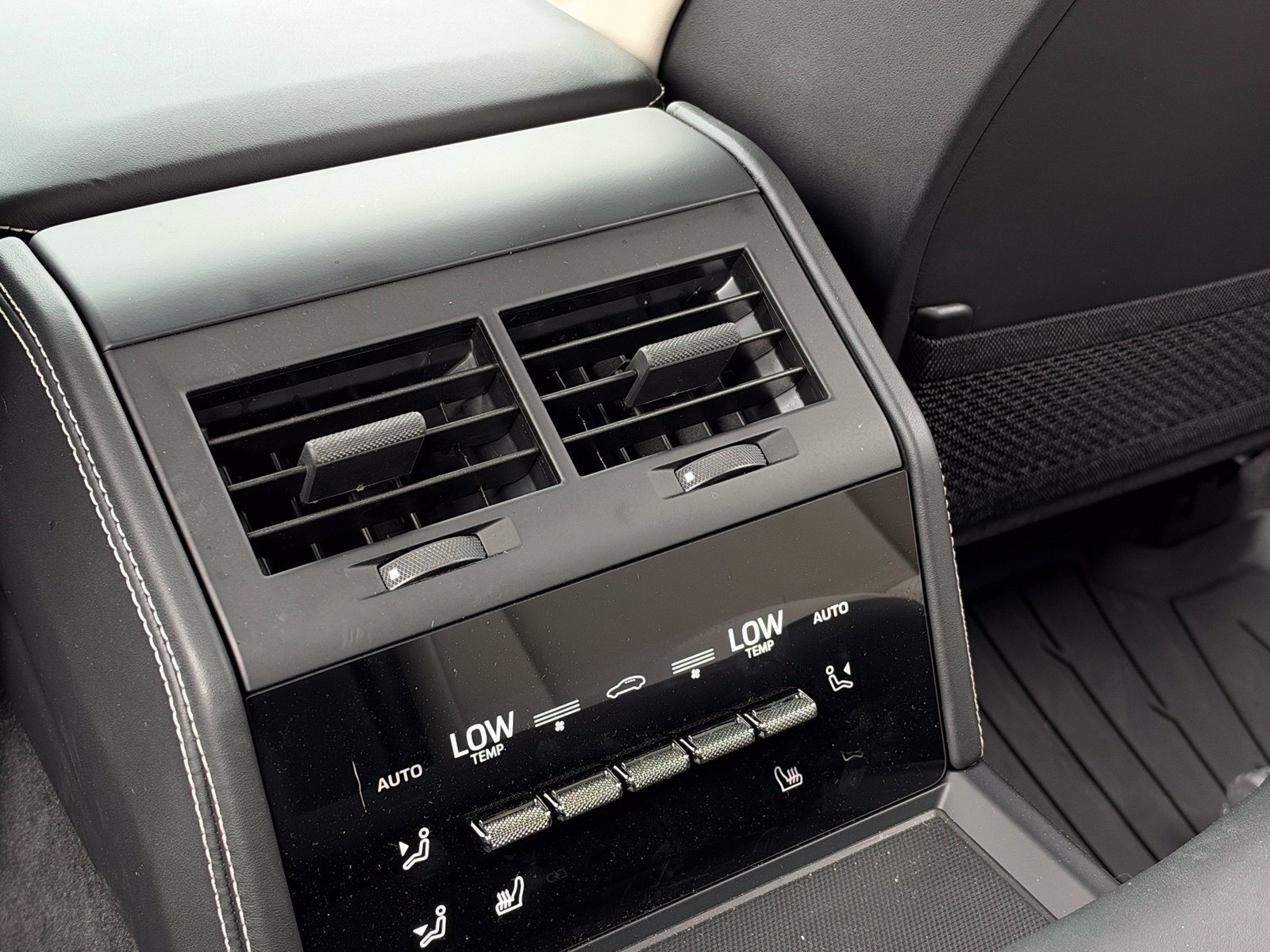 Certified 2026 Porsche Panamera 4 AWD/4WD image 19