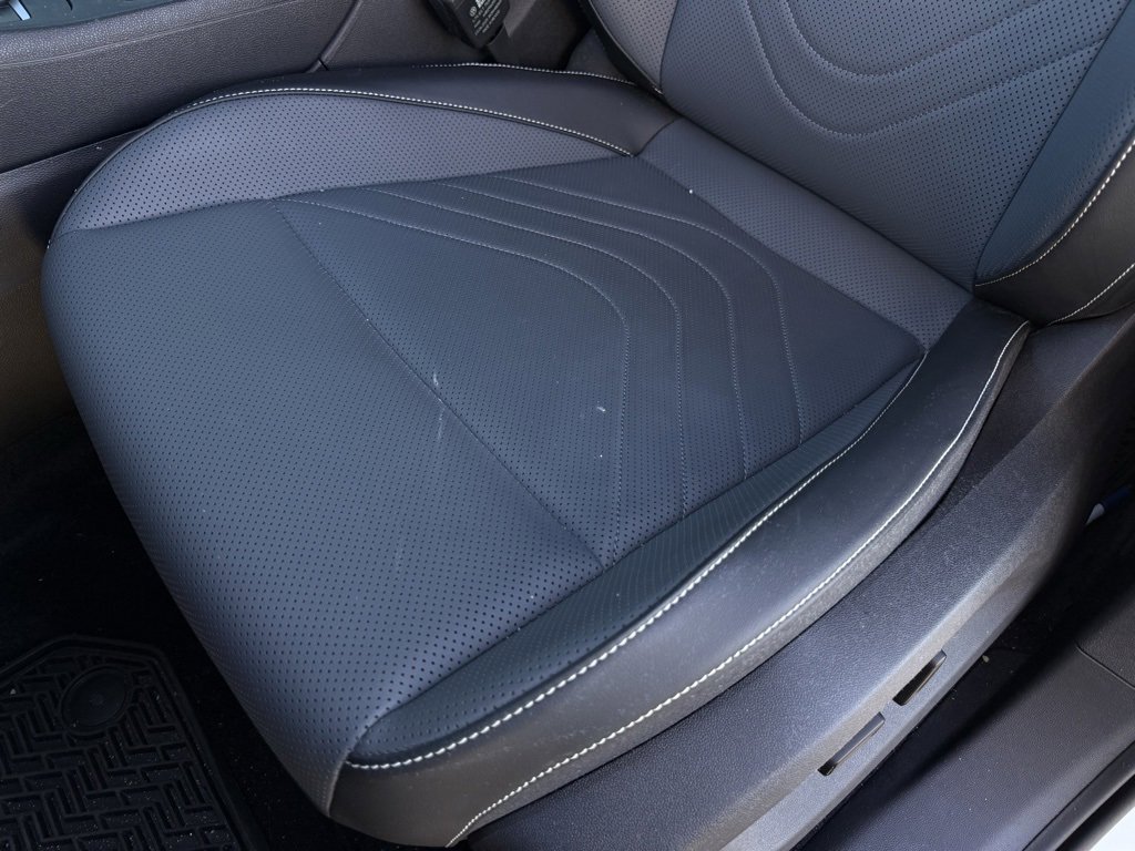 Used 2025 Volkswagen Tiguan SE R-Line image 24