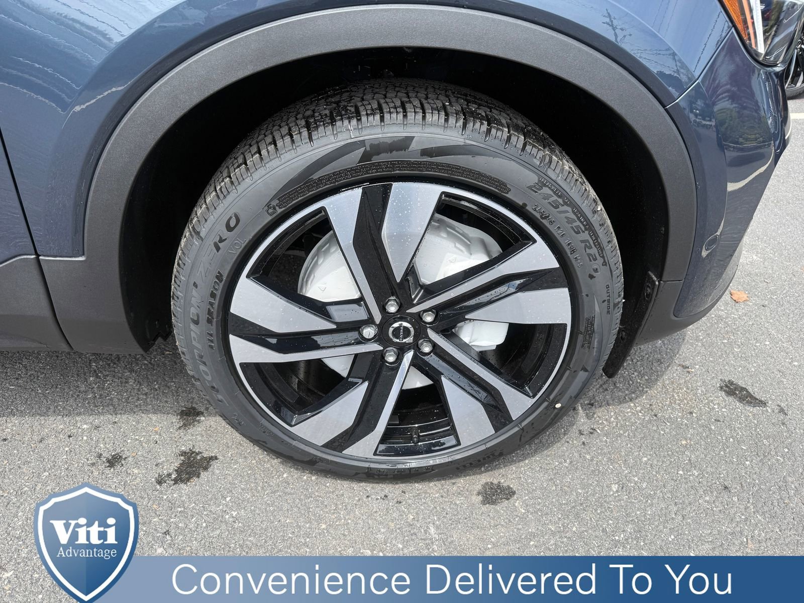 New 2026 Volvo XC40 B5 Plus w/ Protection Package Premier AWD/4WD image 10
