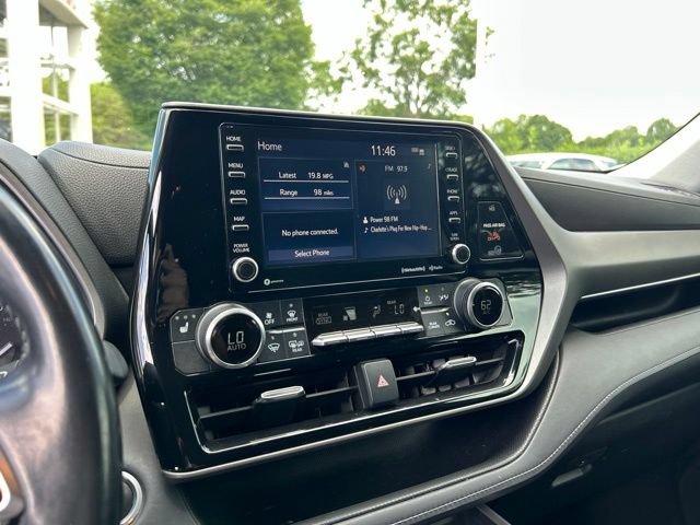 Used 2020 Toyota Highlander XLE AWD/4WD image 26