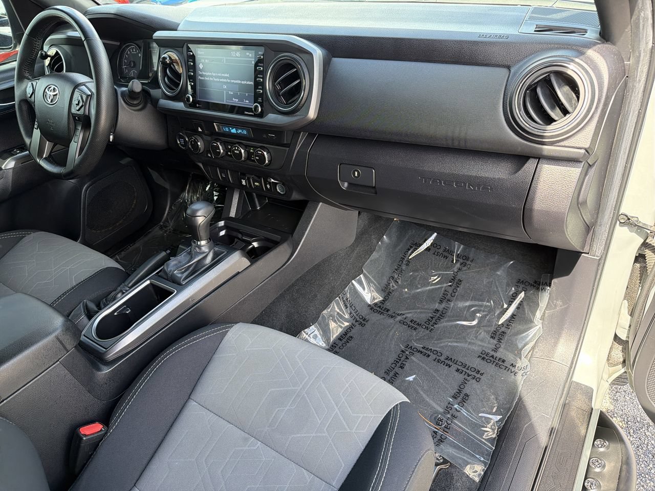 Used 2022 Toyota Tacoma TRD Off-Road AWD/4WD image 11