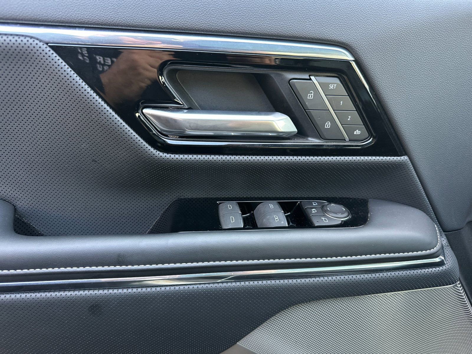 New 2025 GMC Sierra EV Denali image 11