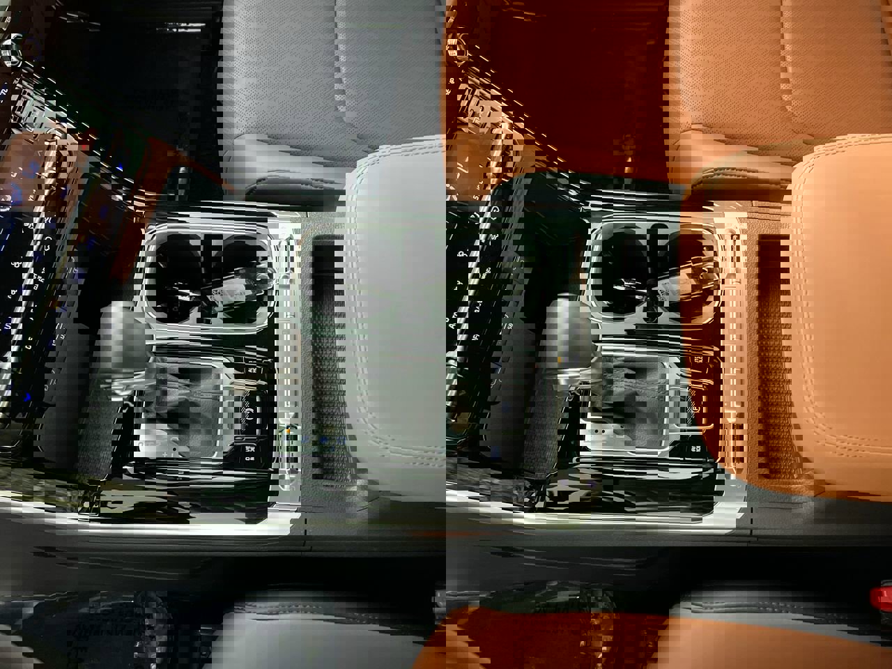 Used 2024 Kia Carnival SX Prestige image 23