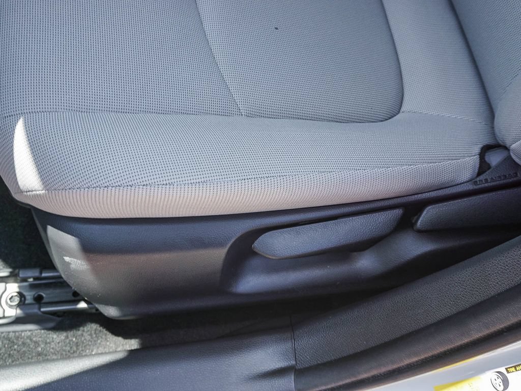 Used 2021 Toyota Corolla LE w/ Carpet Mat Package (TMS) FWD image 19