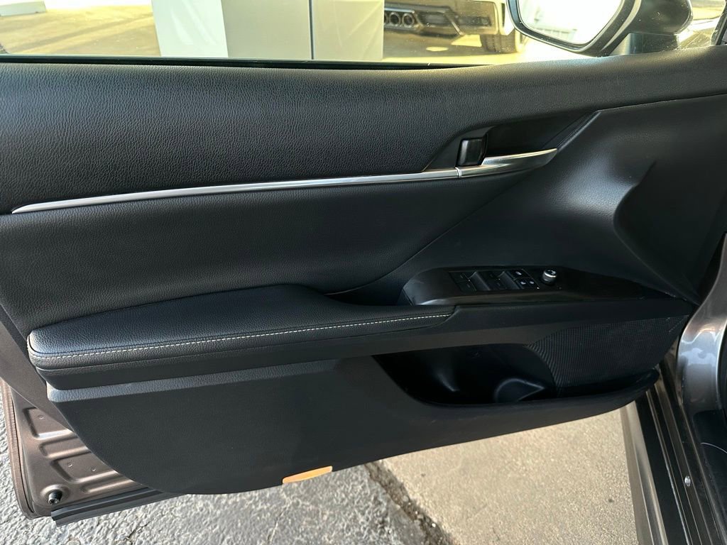 Used 2021 Toyota Camry XSE w/ Cold Weather Package image 11