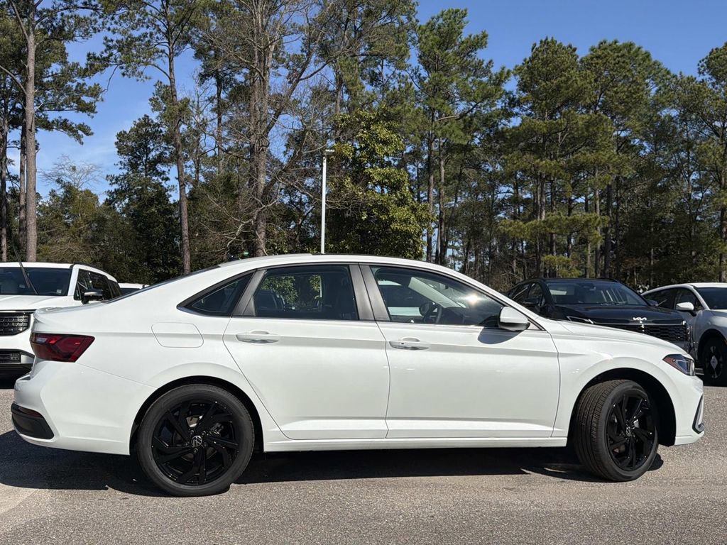 New 2026 Volkswagen Jetta SE FWD image 8