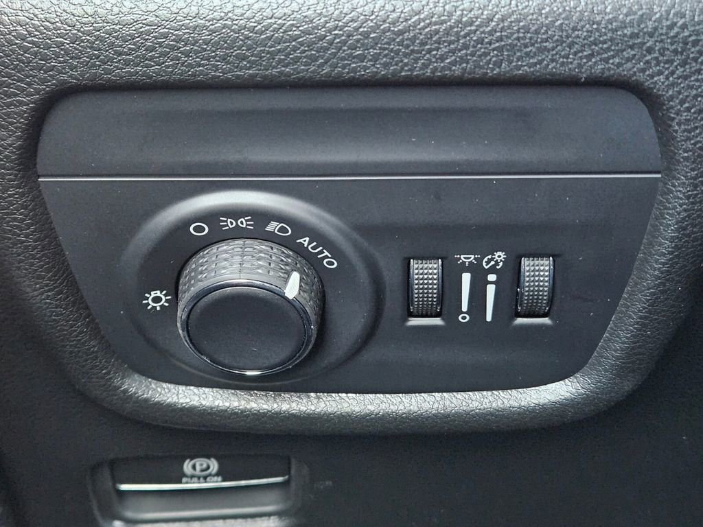 New 2025 Jeep Grand Cherokee Altitude image 22