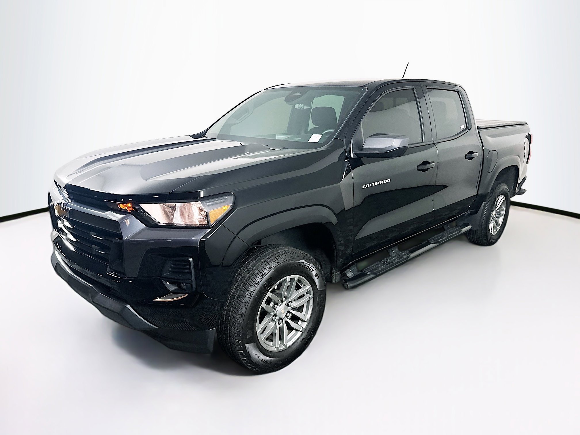 Used 2024 Chevrolet Colorado LT w/ LT Convenience Package image 3