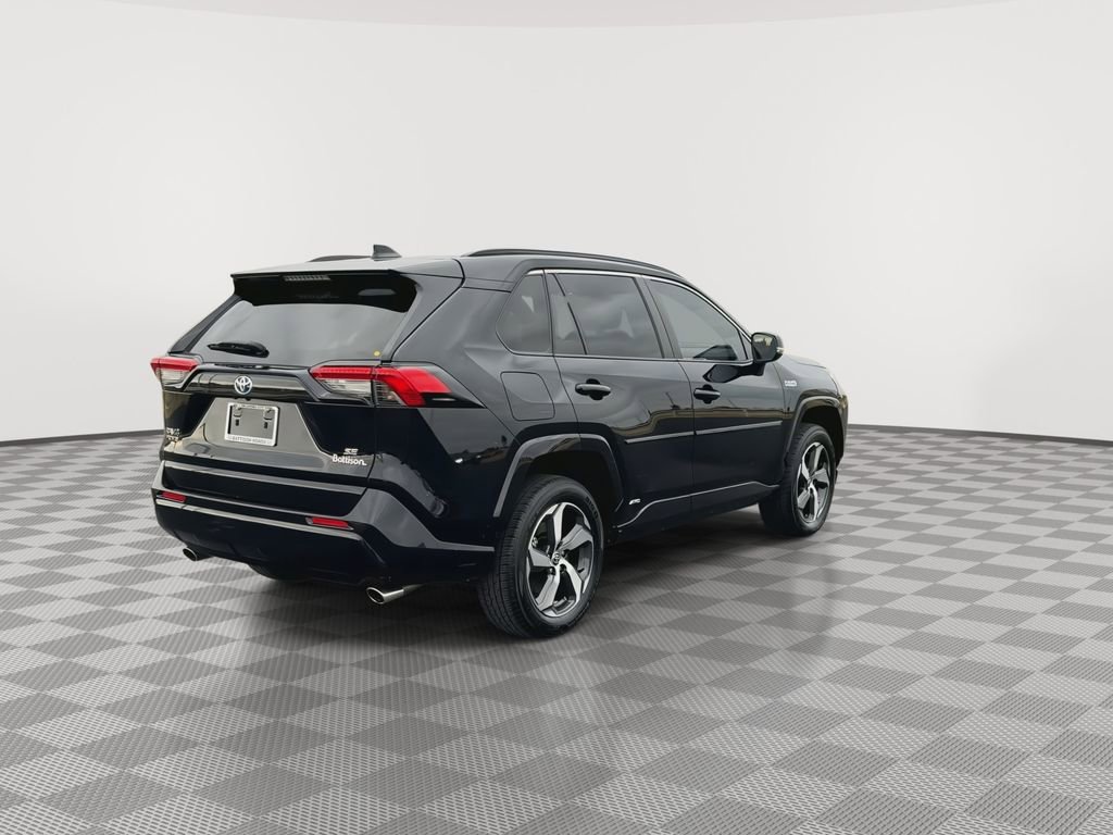 Used 2022 Toyota RAV4 SE image 8