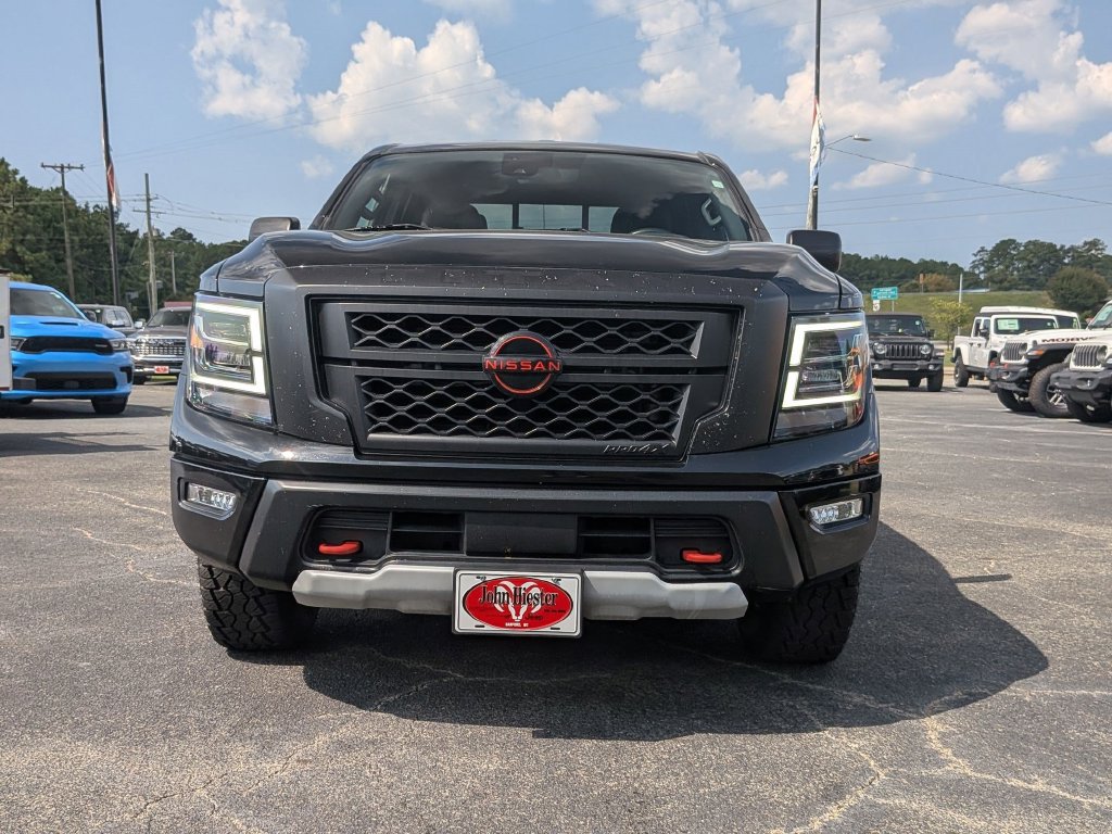 Used 2023 Nissan Titan PRO-4X AWD/4WD image 10