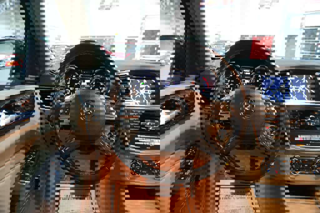 Used 2013 Mercedes-Benz ML 350 4MATIC image 32