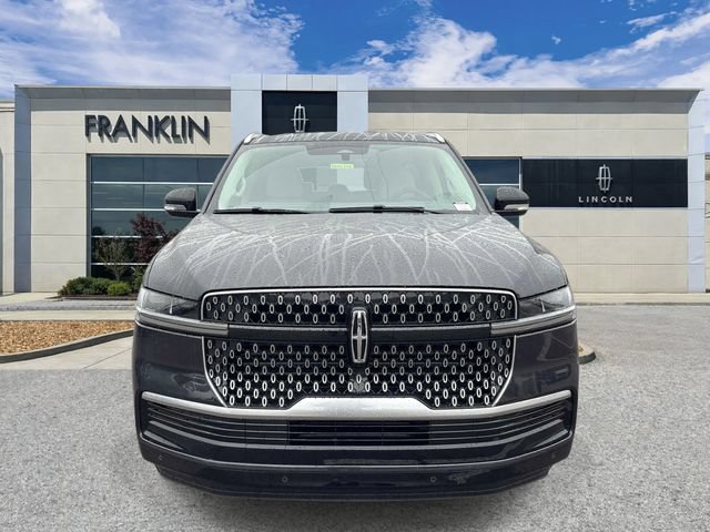 New 2026 Lincoln Navigator L Premier AWD/4WD image 2