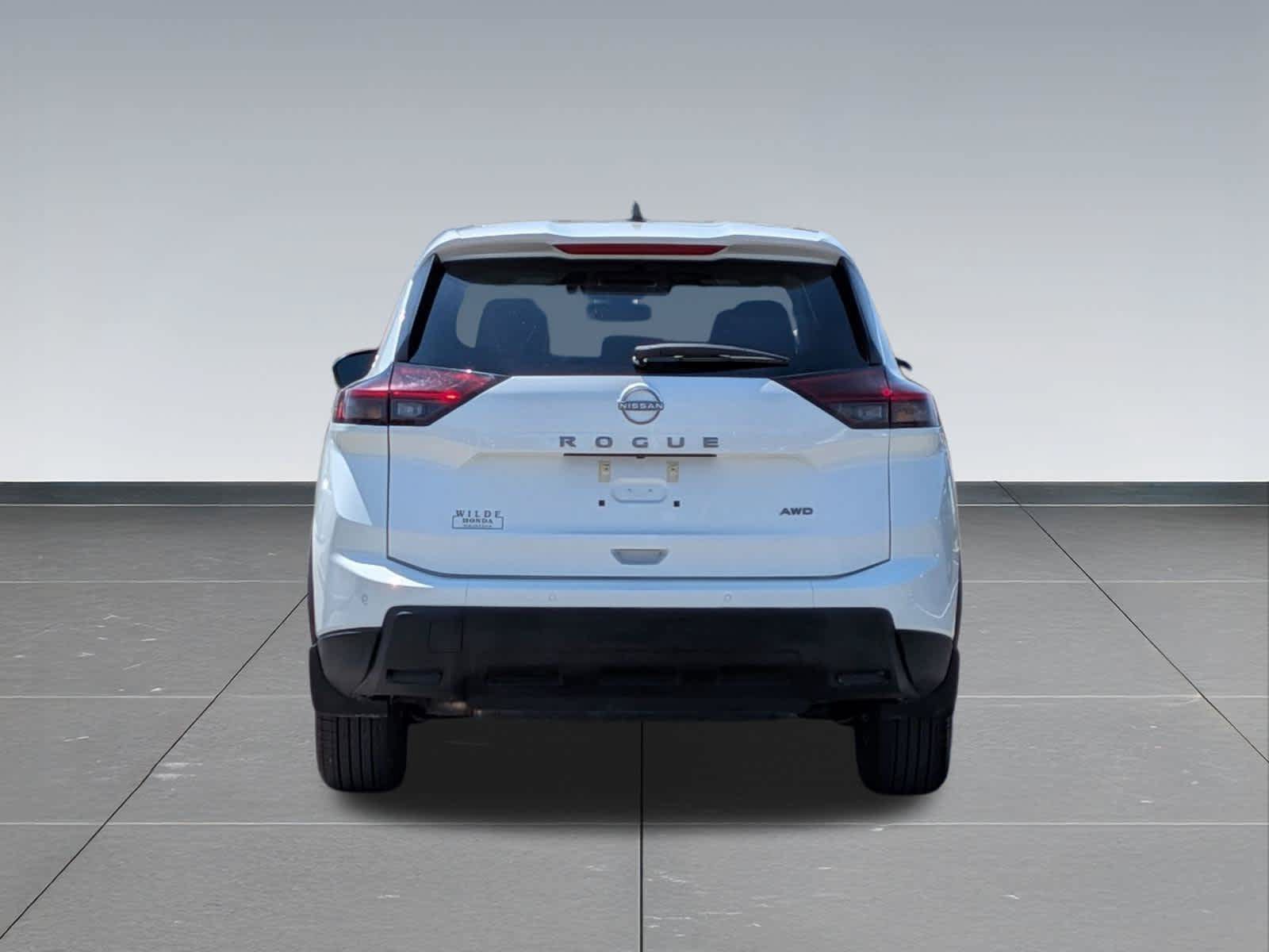Used 2025 Nissan Rogue S AWD/4WD image 4