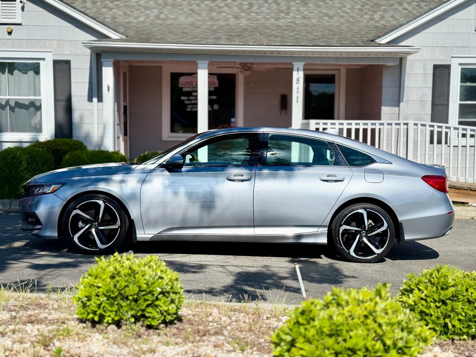 Used 2019 Honda Accord Sport image 3
