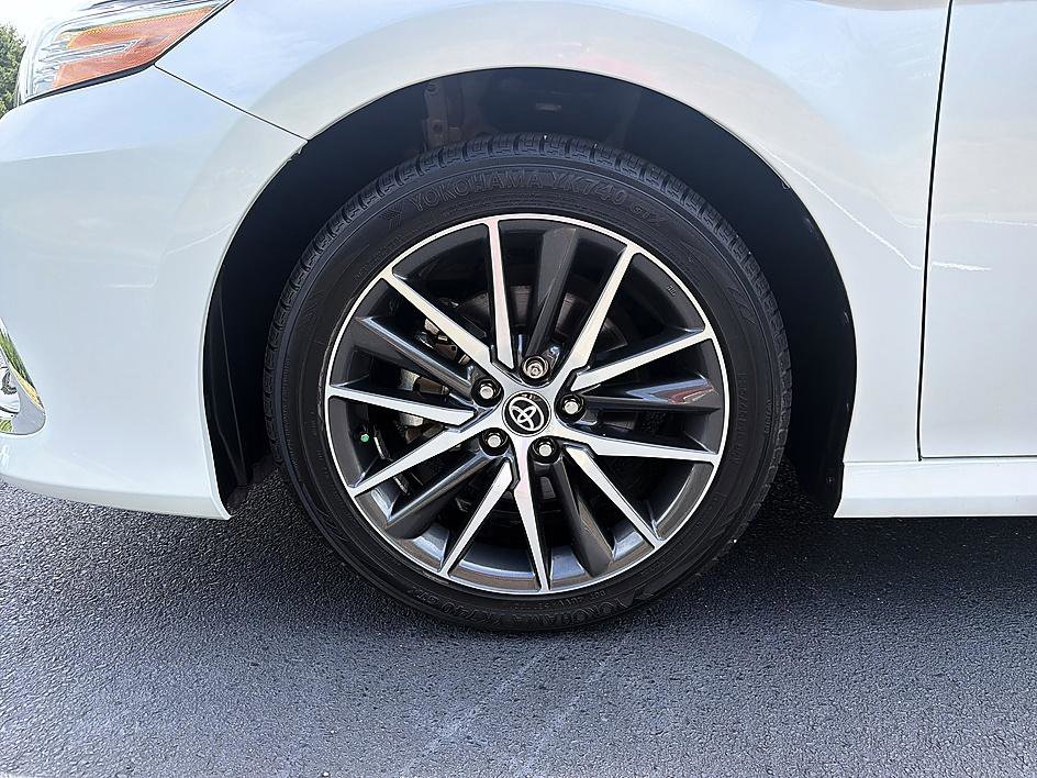 Used 2021 Toyota Camry XLE w/ Navigation Upgrade Package FWD image 8