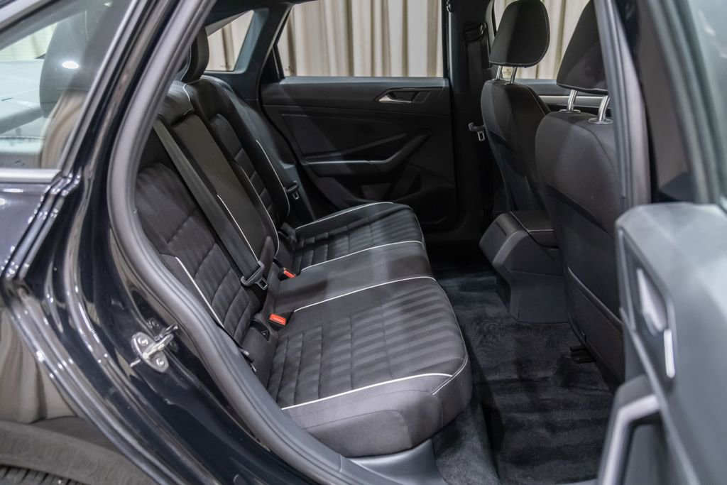 Used 2024 Volkswagen Jetta Sport image 12