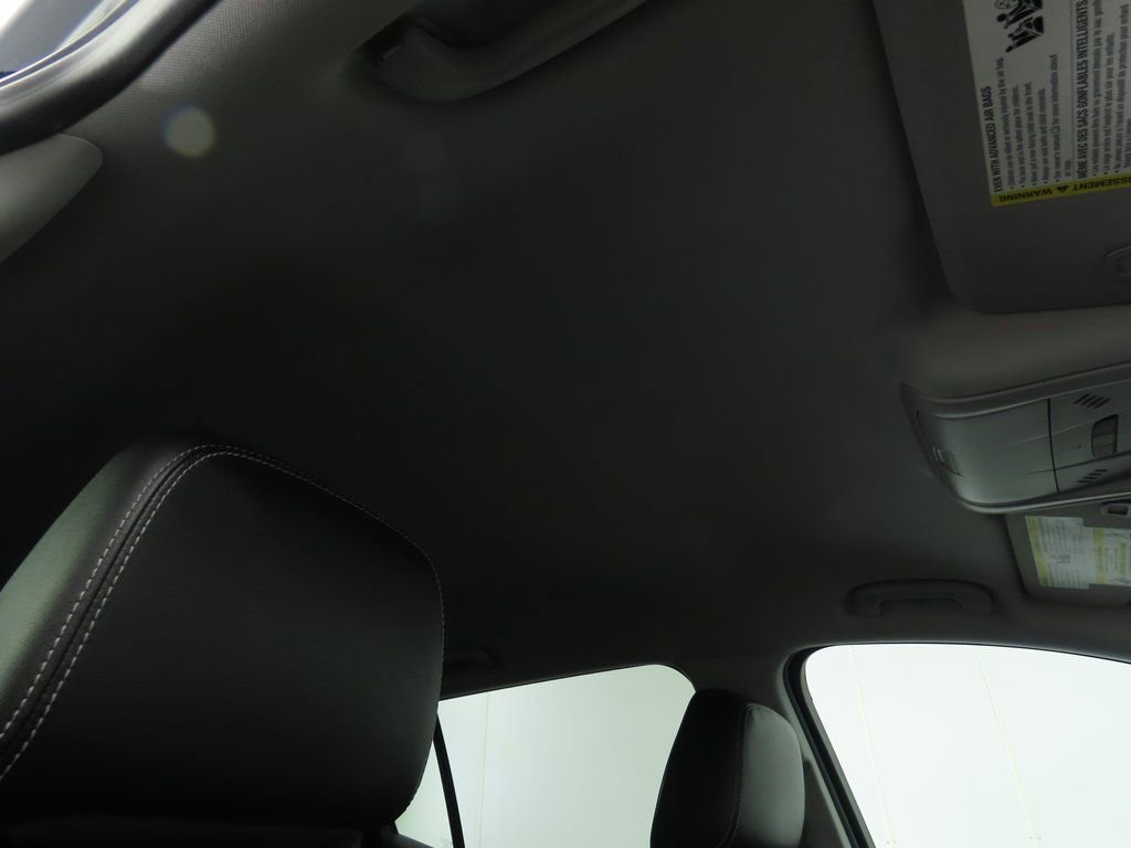 Used 2023 GMC Terrain SLT image 16