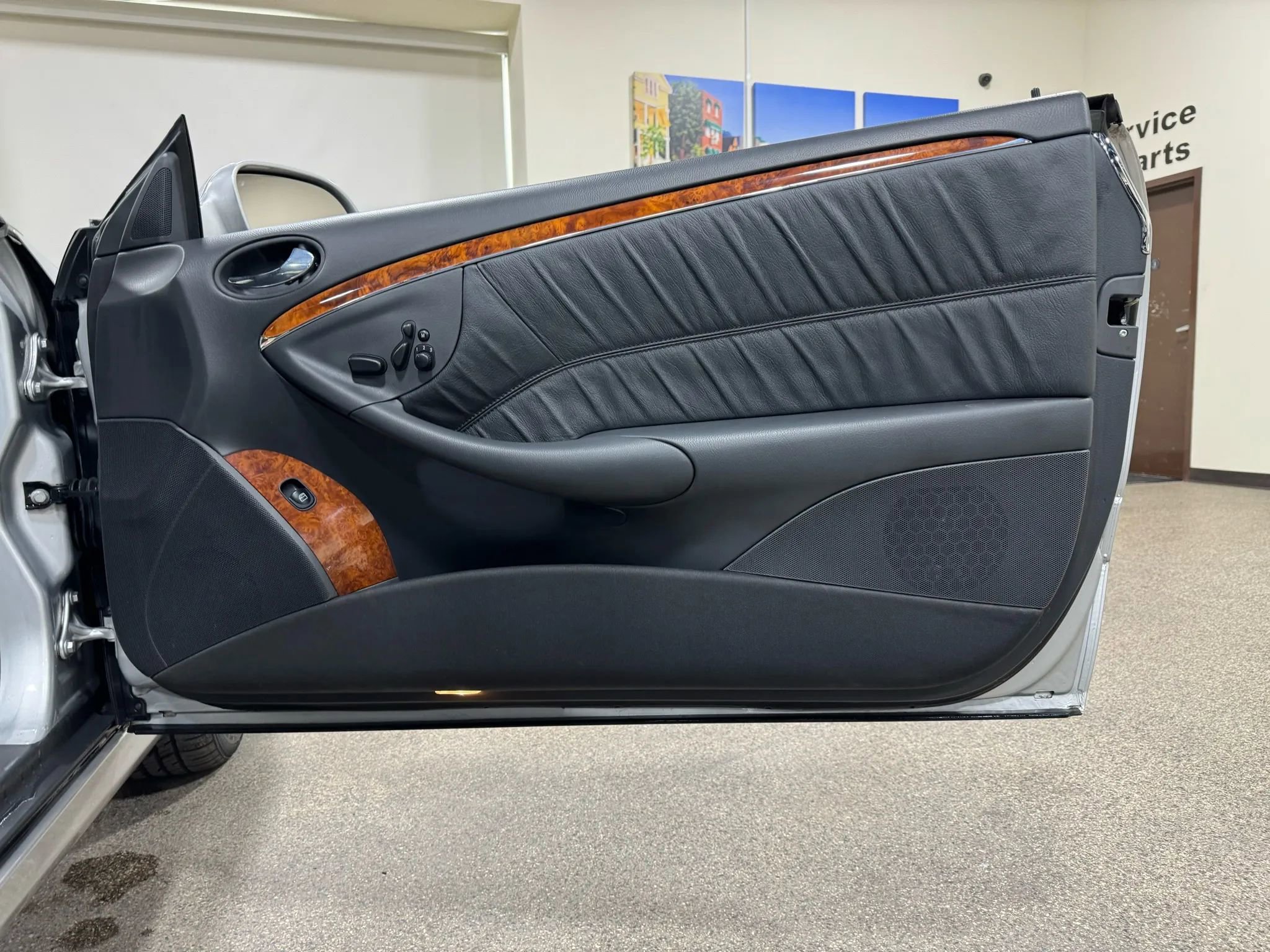 Used 2005 Mercedes-Benz CLK 320 Cabriolet image 42