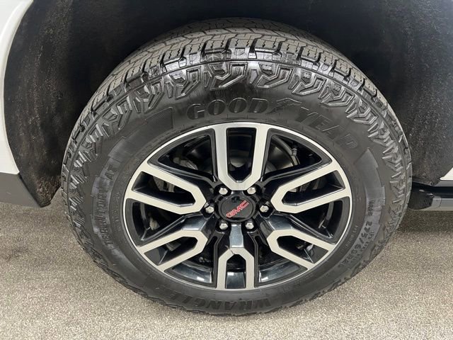 Used 2024 GMC Yukon XL AT4 w/ AT4 Premium Package image 15