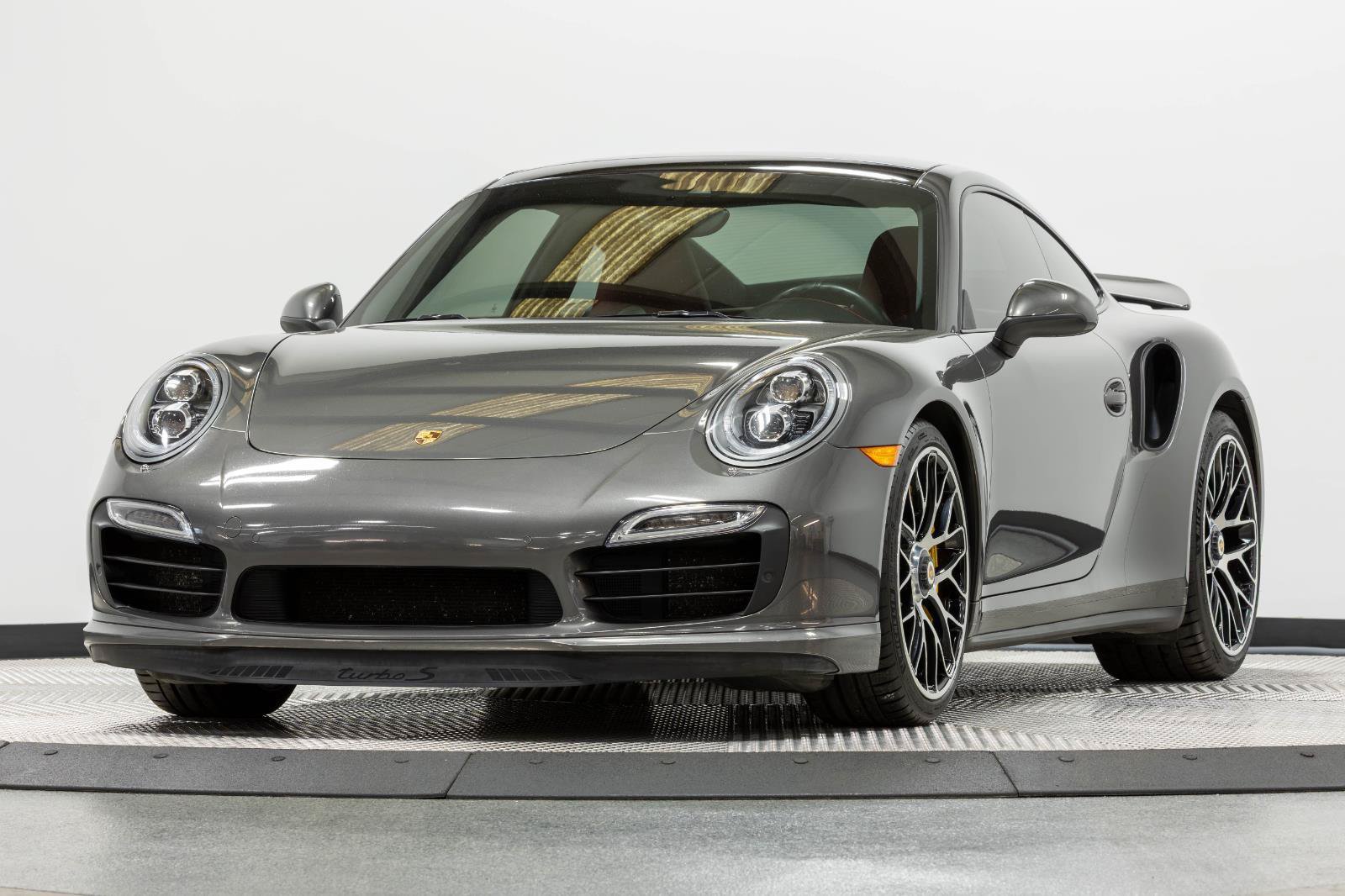 Used 2015 Porsche 911 Turbo S AWD/4WD image 5