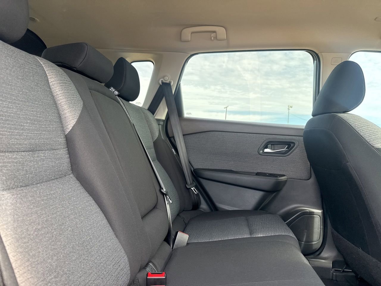 Certified 2023 Nissan Rogue SV FWD image 31